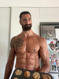 המומחה סמואל פלקון מציג: מה הקשר בין משמעת גוף למשמעת פנימית? 